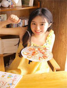 爱上暴君小甜心,亚姐泳裤太紧泄春光