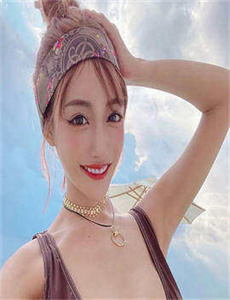 《1女战18男-晚上直播比较污免费的》